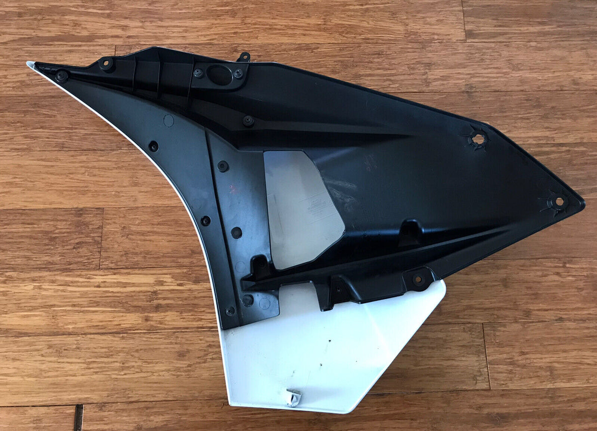 KTM RC 125 250 390 right side cover white 2014-2018