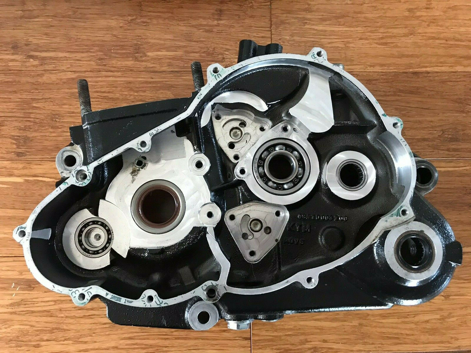 KTM 640 LC4 engine cases 1998-2002 – byronmotospares